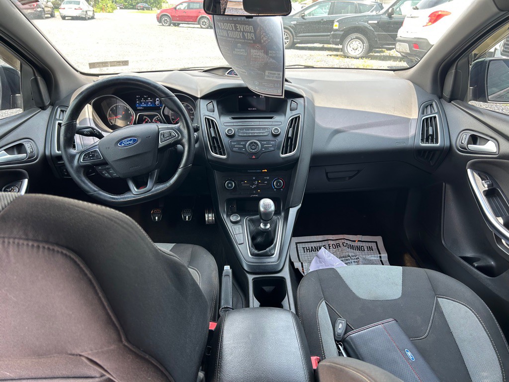 2016 Ford Focus Image 10