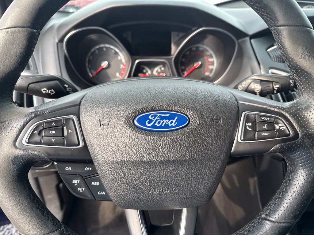 2016 Ford Focus Image 8