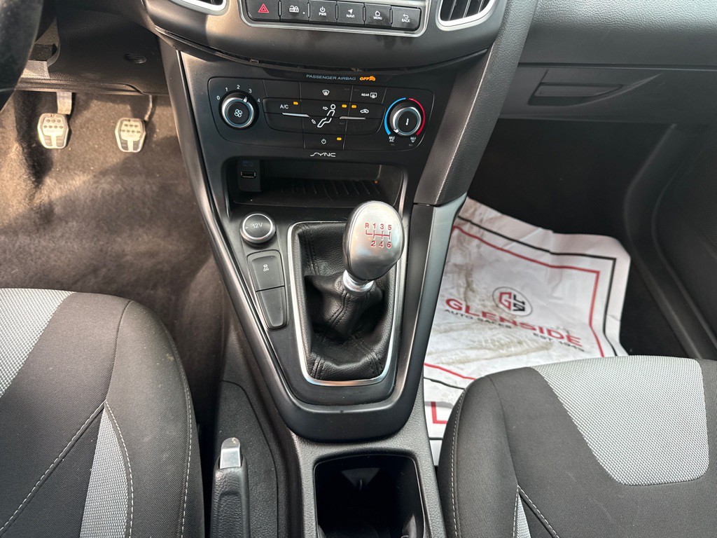 2016 Ford Focus Image 12
