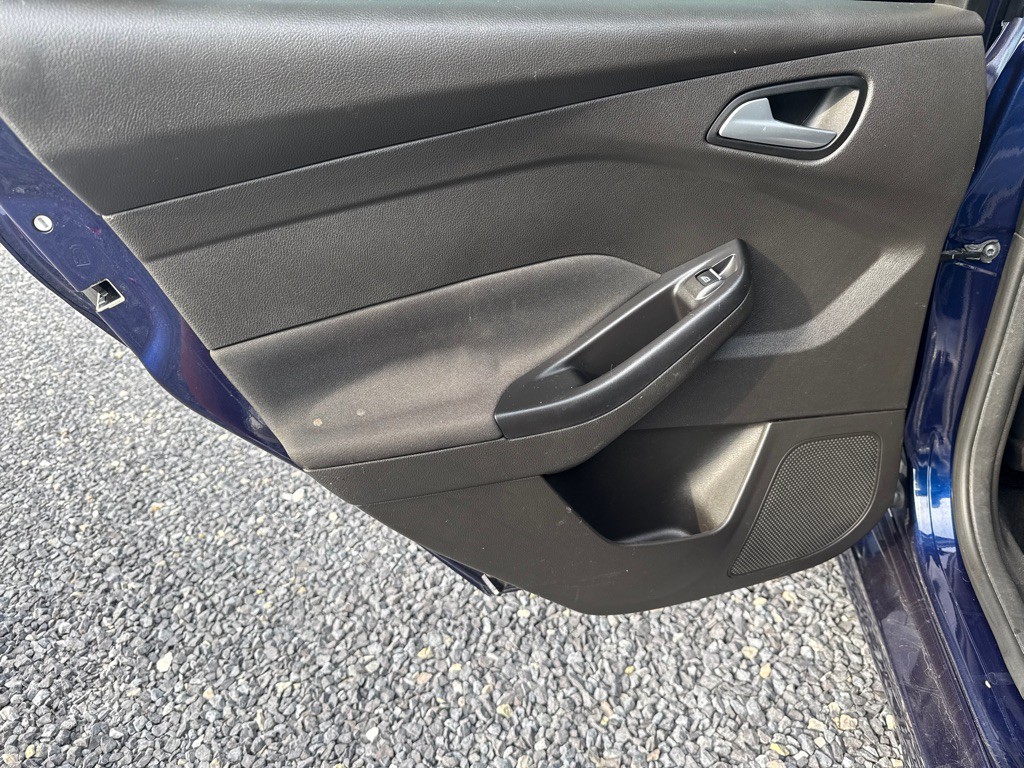 2016 Ford Focus Image 14