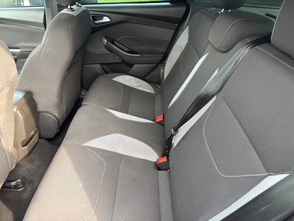 2016 Ford Focus Image 15