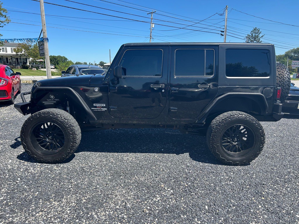 2018 Jeep Wrangler Unlimited Image 2