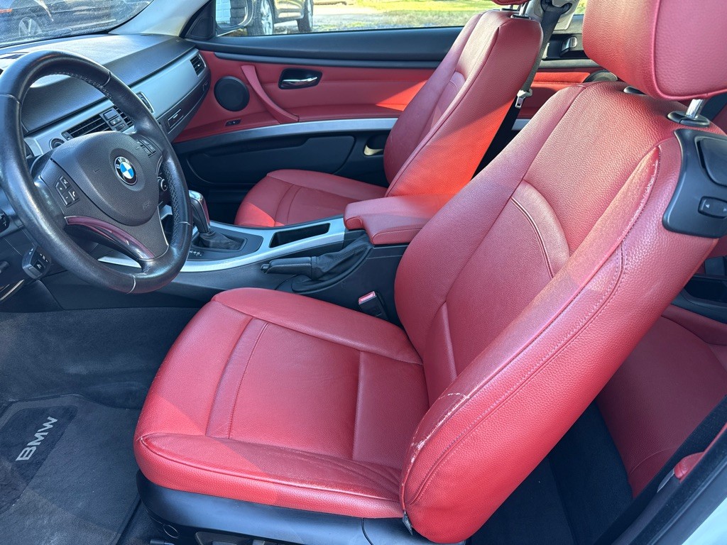 2011 BMW 3 Series Image 6