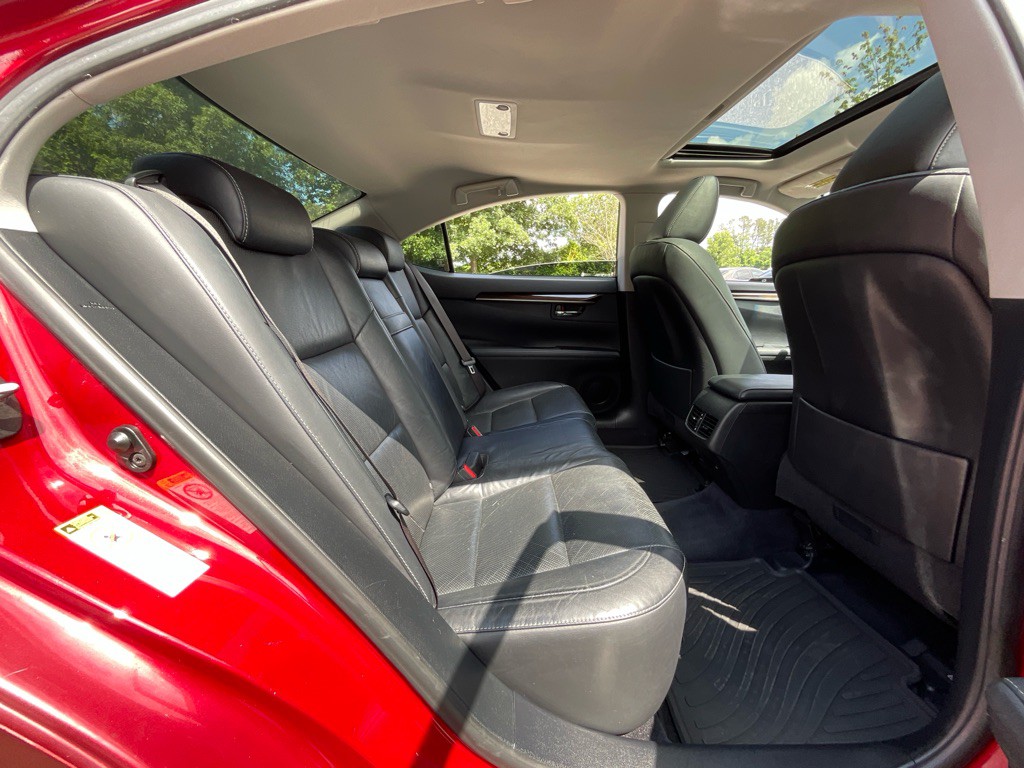 2014 Lexus ES 350 Image 31