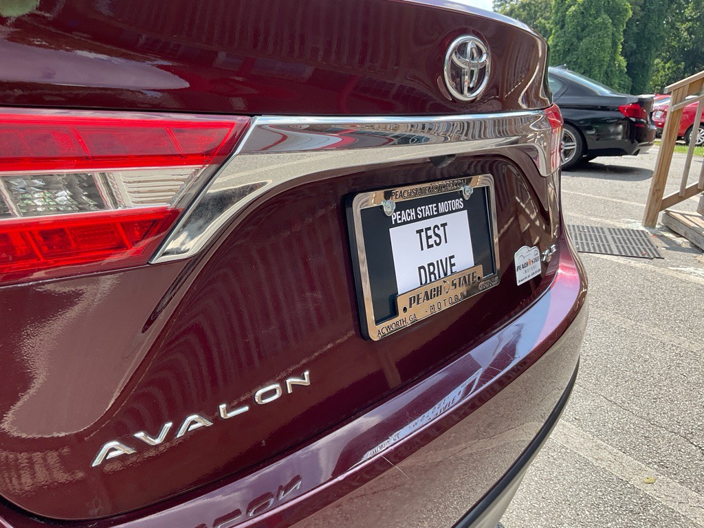 2015 Toyota Avalon Image 9