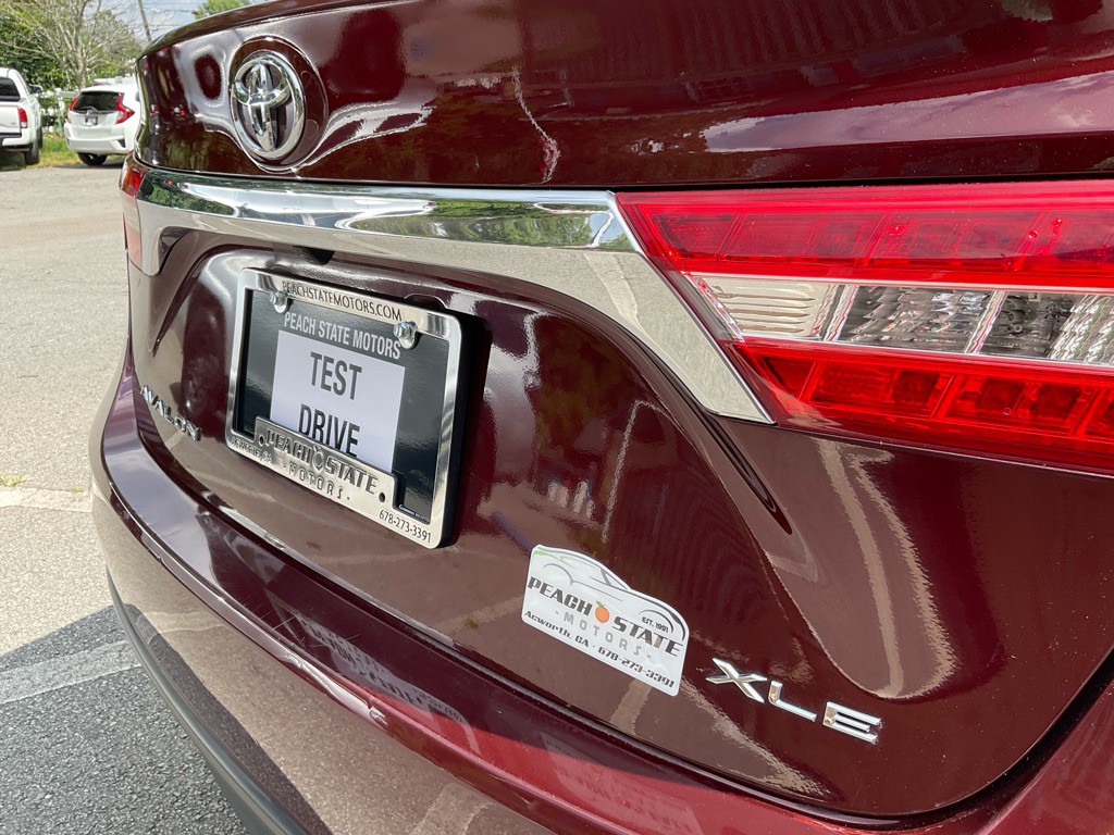 2015 Toyota Avalon Image 10
