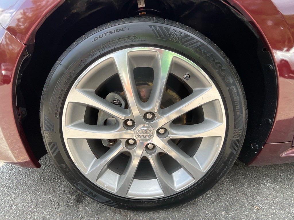 2015 Toyota Avalon Image 12
