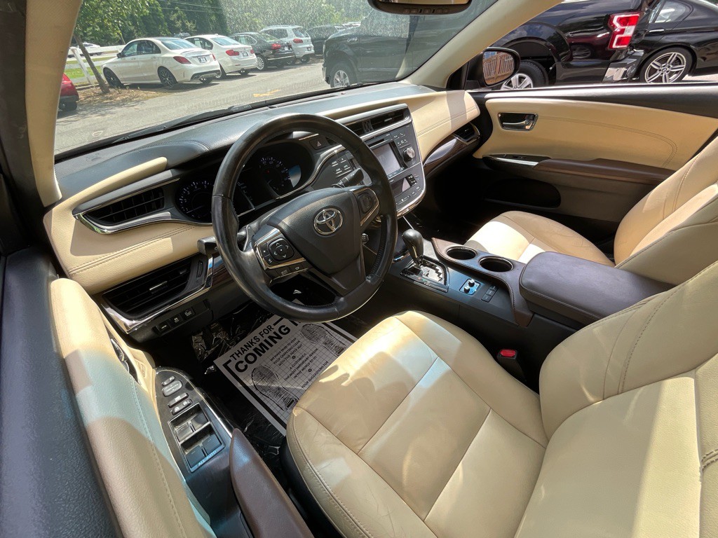 2015 Toyota Avalon Image 15