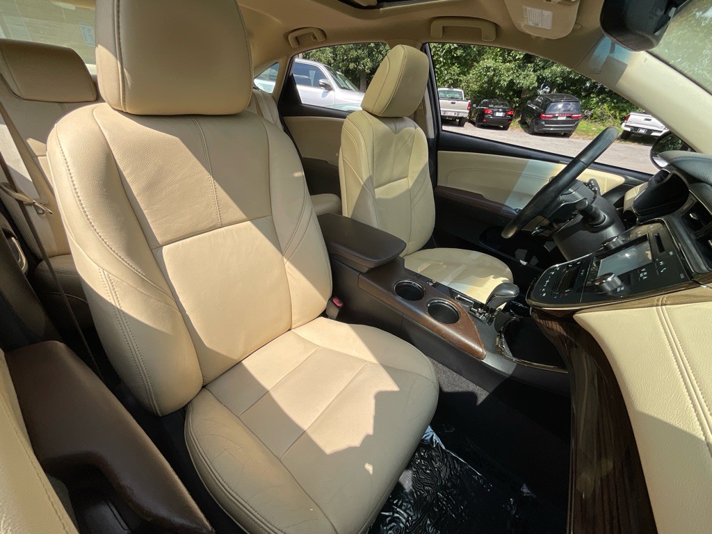 2015 Toyota Avalon Image 19