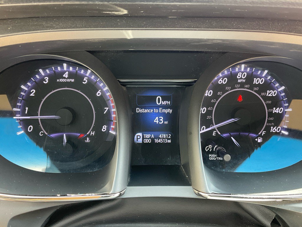 2015 Toyota Avalon Image 26
