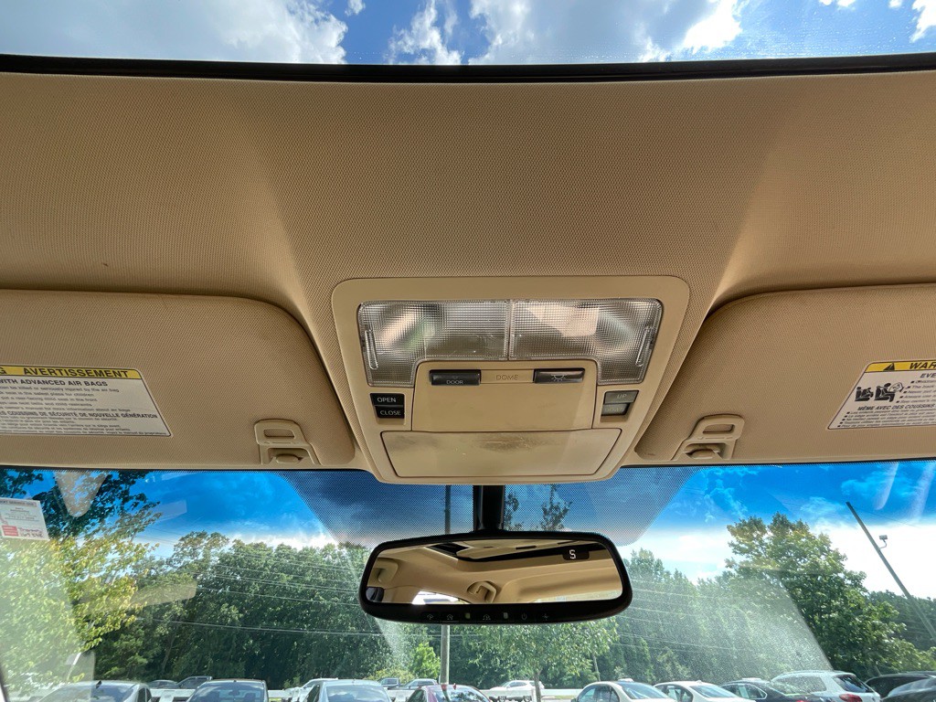 2015 Toyota Avalon Image 27