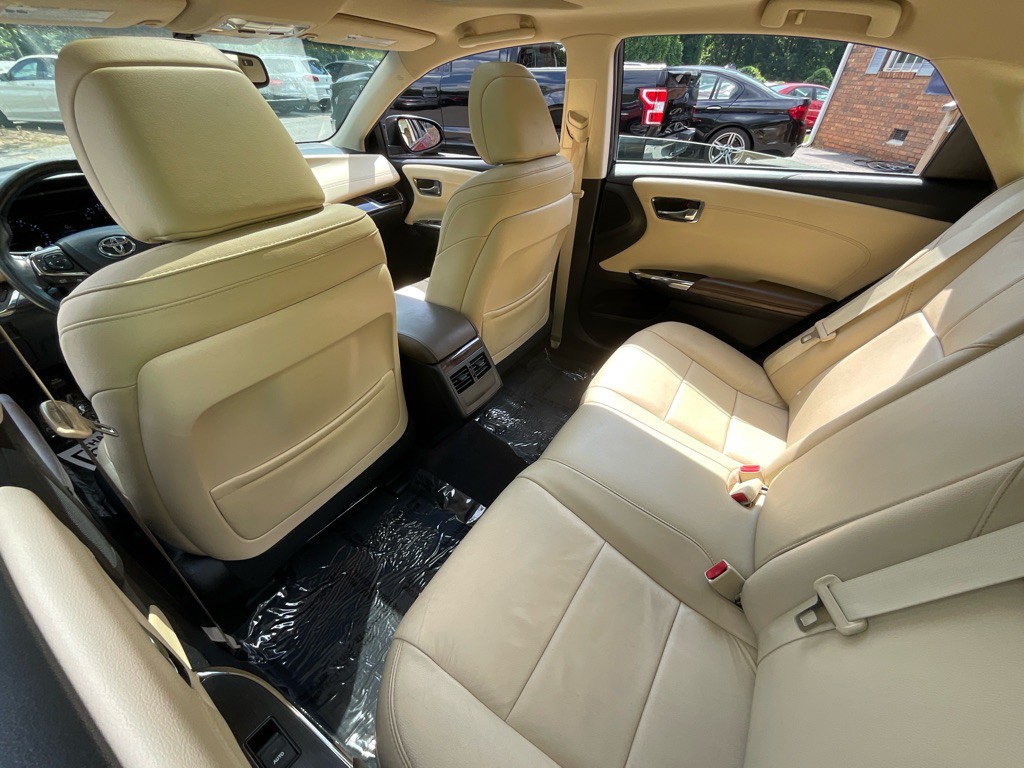 2015 Toyota Avalon Image 30