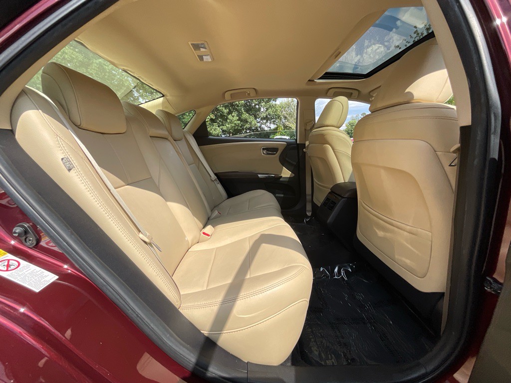 2015 Toyota Avalon Image 32
