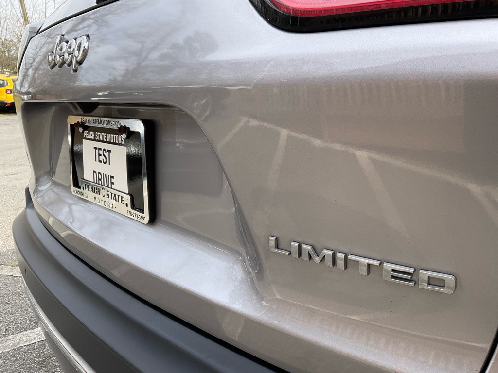 2019 Jeep Cherokee Image 9