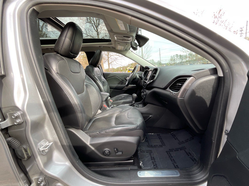 2019 Jeep Cherokee Image 16
