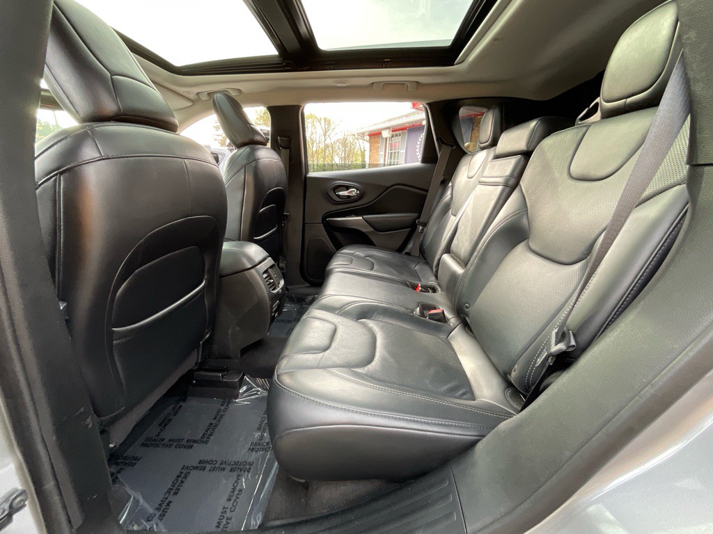 2019 Jeep Cherokee Image 28