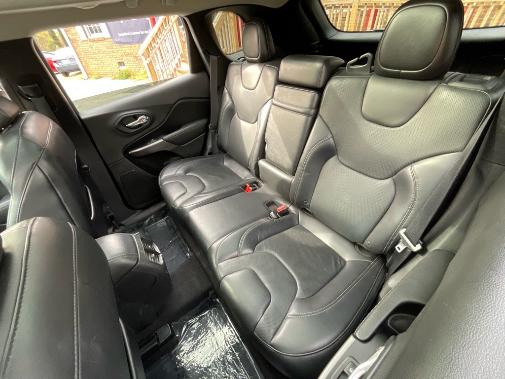 2019 Jeep Cherokee Image 30