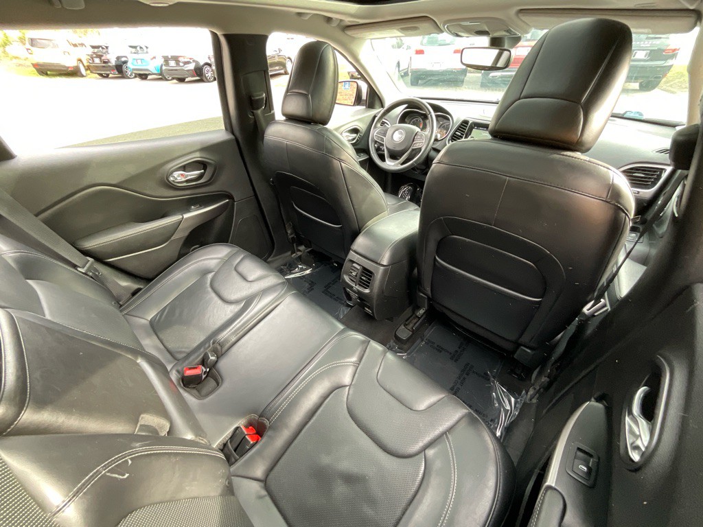 2019 Jeep Cherokee Image 32
