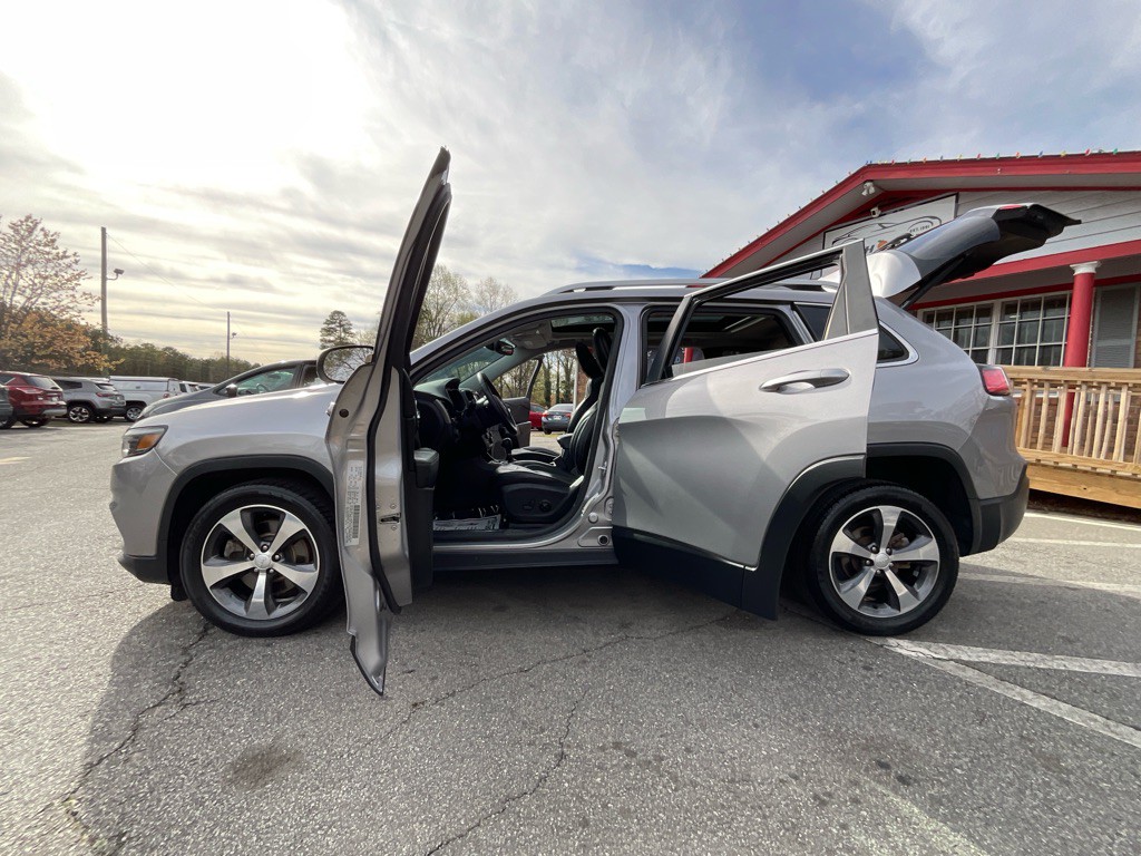 2019 Jeep Cherokee Image 37