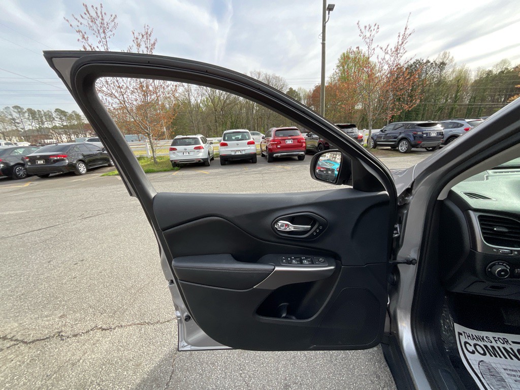 2019 Jeep Cherokee Image 41
