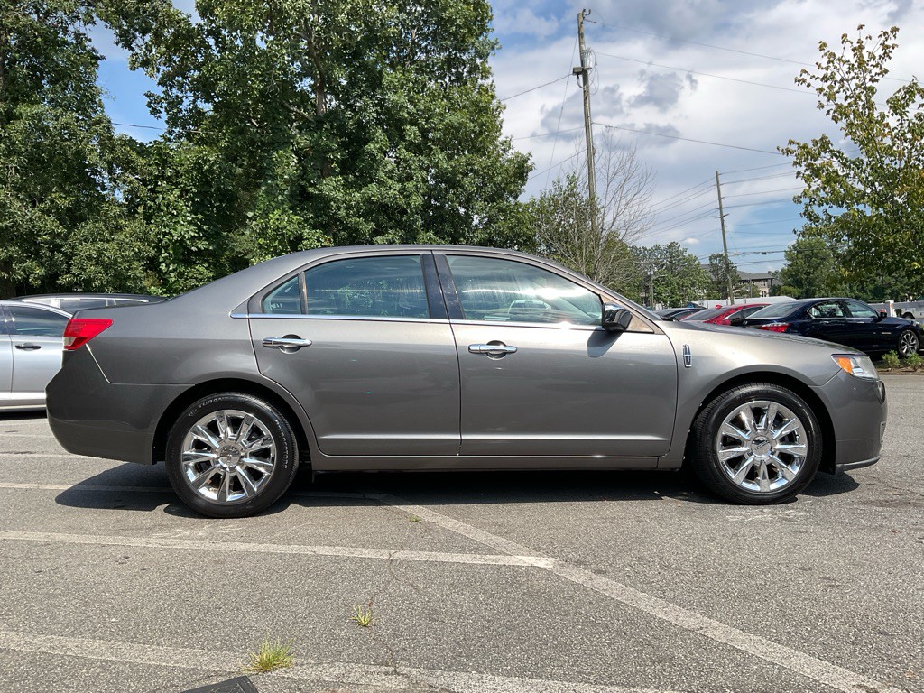 2011 Lincoln MKZ Image 4