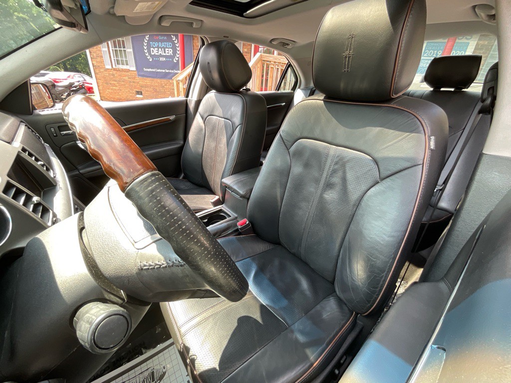 2011 Lincoln MKZ Image 16