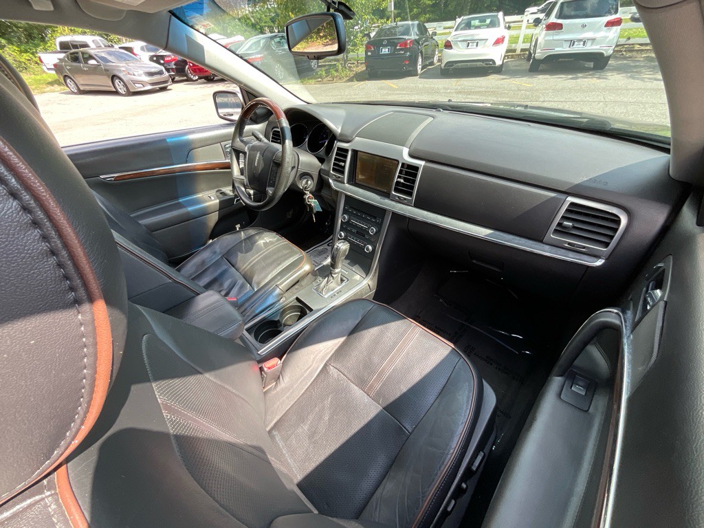 2011 Lincoln MKZ Image 18