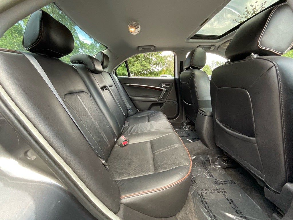 2011 Lincoln MKZ Image 32