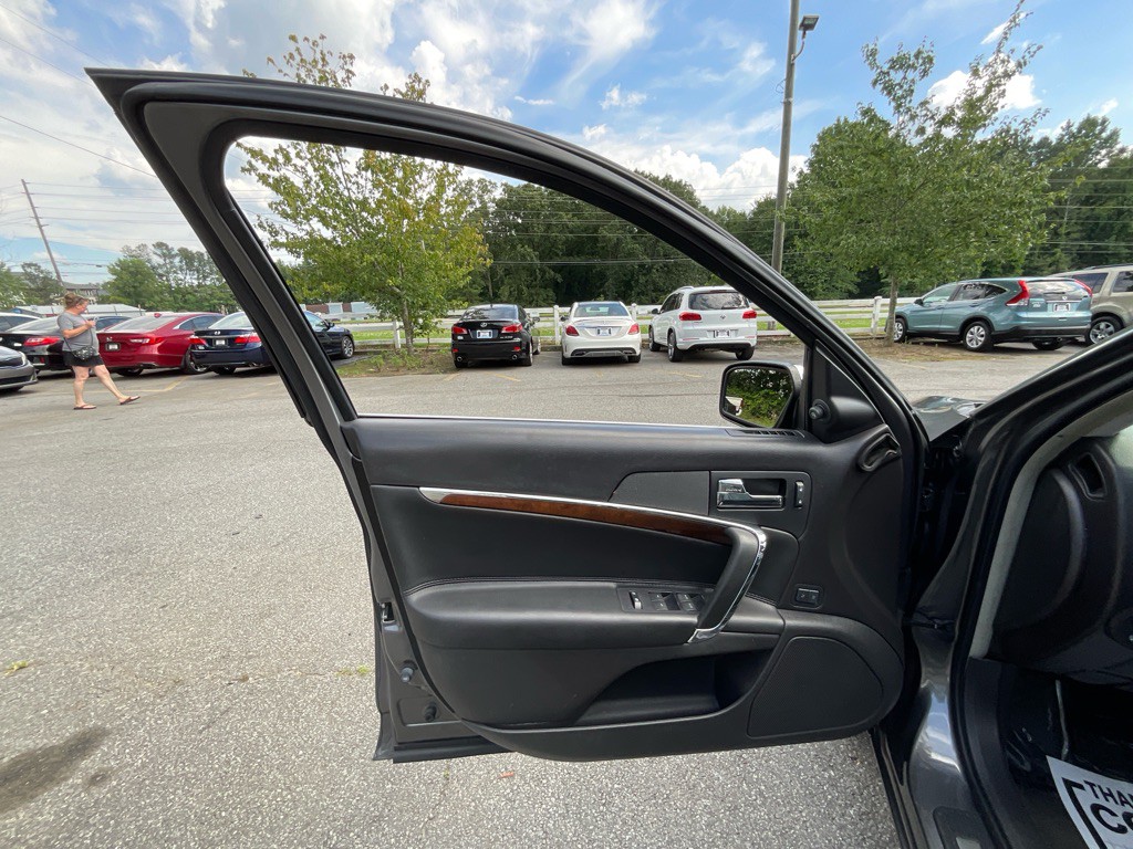 2011 Lincoln MKZ Image 39
