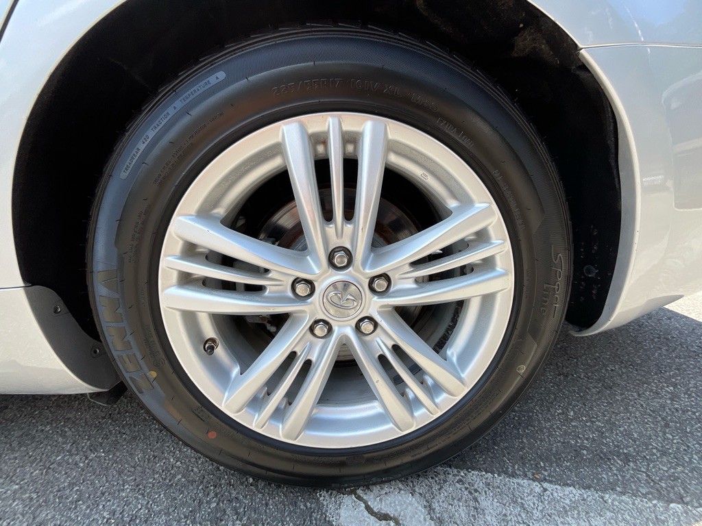 2012 INFINITI G37 Image 11