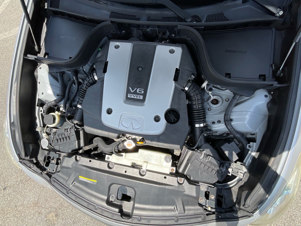 2012 INFINITI G37 Image 12
