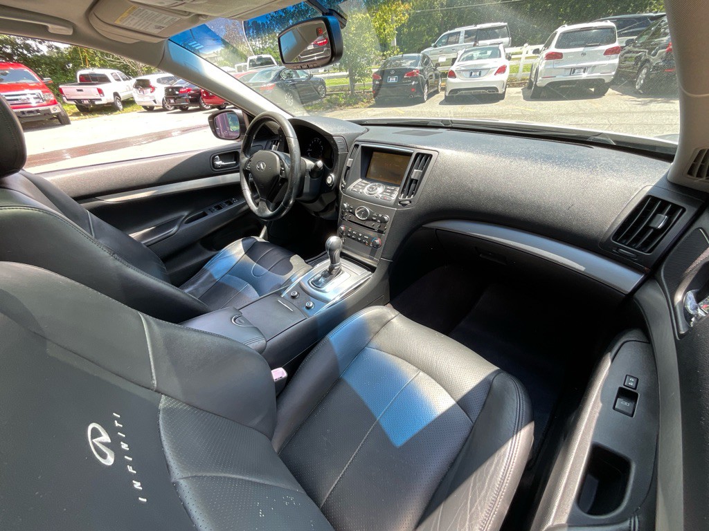 2012 INFINITI G37 Image 17