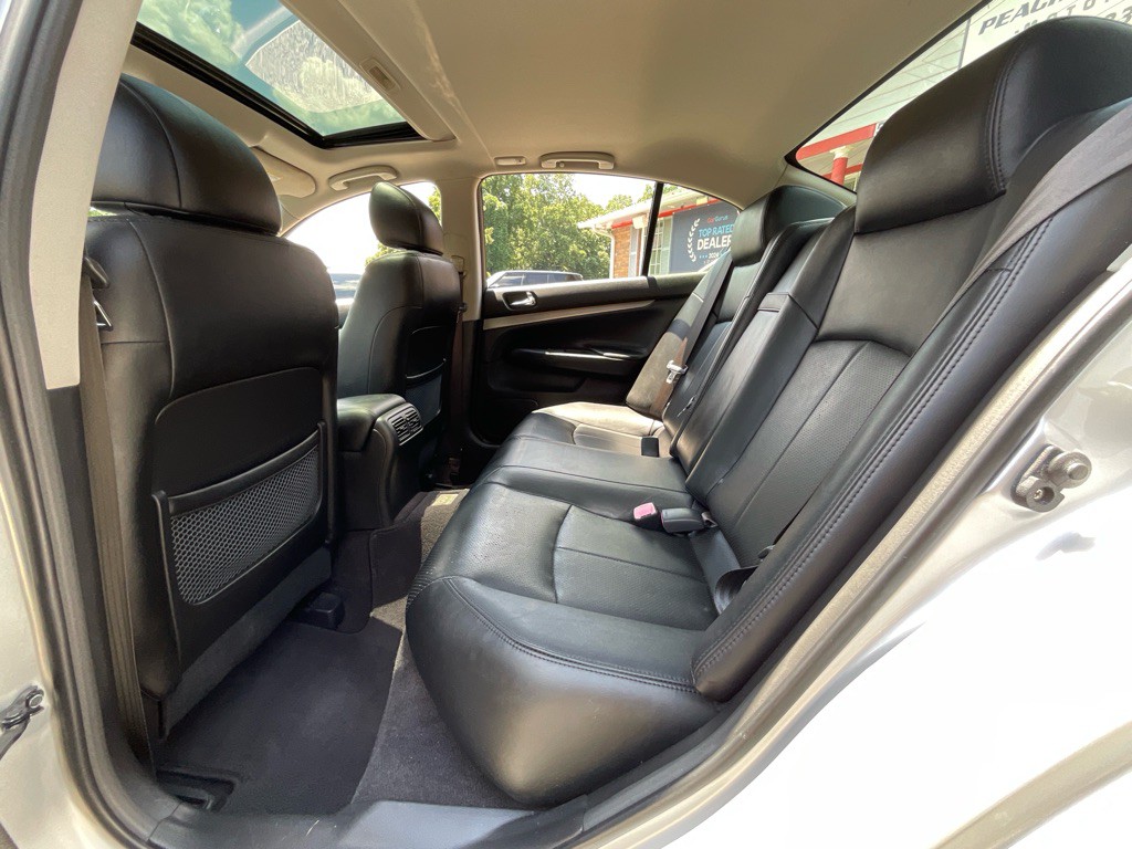 2012 INFINITI G37 Image 27