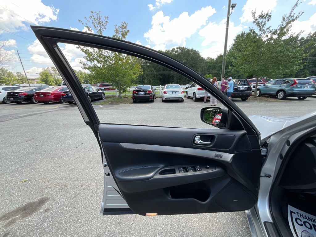 2012 INFINITI G37 Image 38