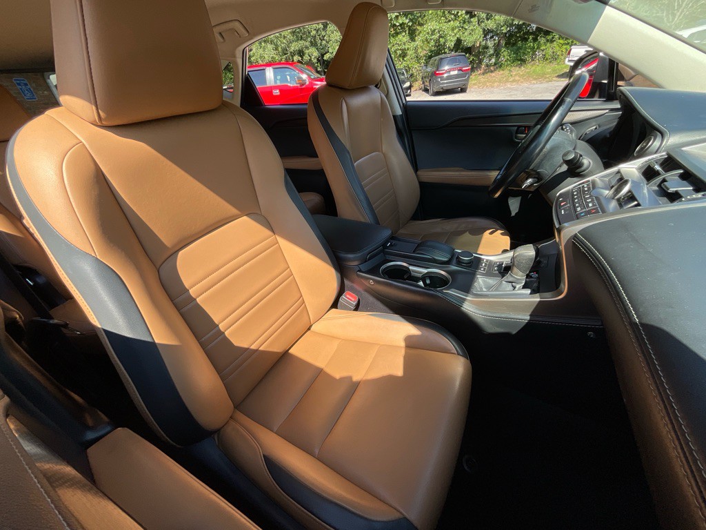 2017 Lexus NX 200t Image 17