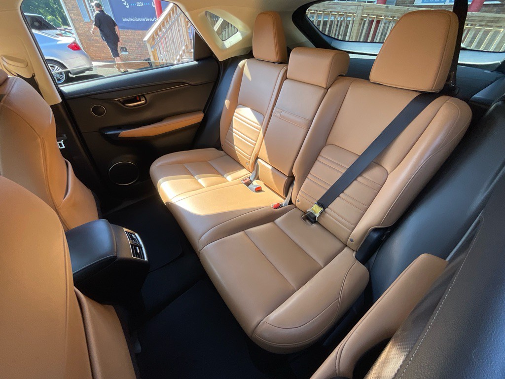 2017 Lexus NX 200t Image 27