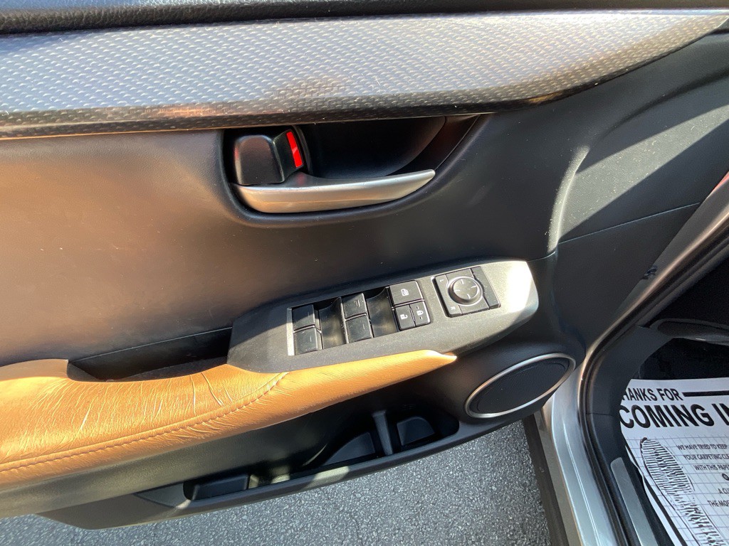 2017 Lexus NX 200t Image 40