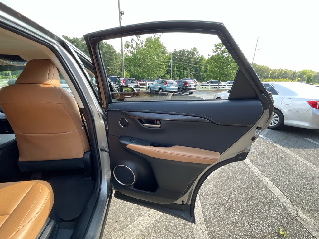 2017 Lexus NX 200t Image 44