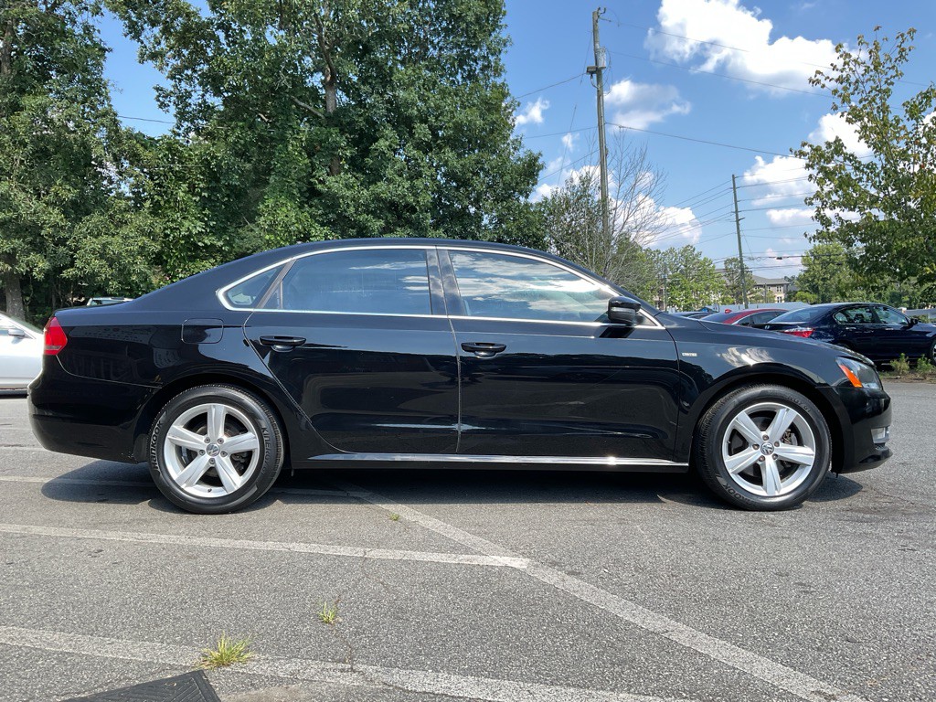 2015 Volkswagen Passat Image 4