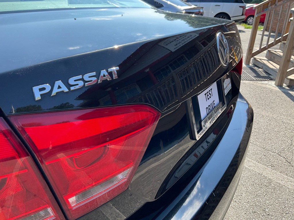 2015 Volkswagen Passat Image 9