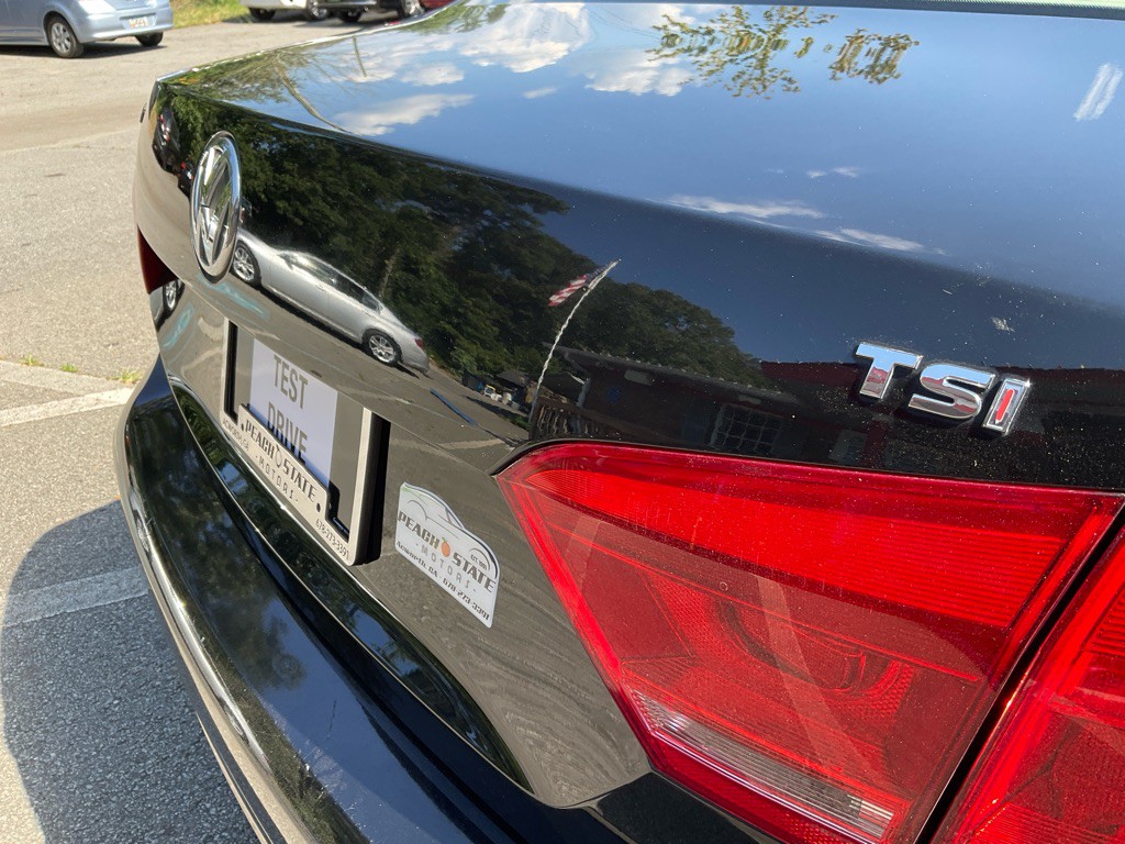 2015 Volkswagen Passat Image 10