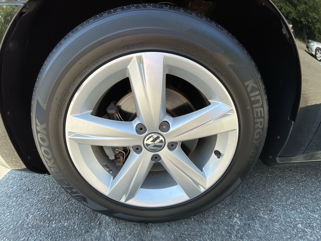 2015 Volkswagen Passat Image 12