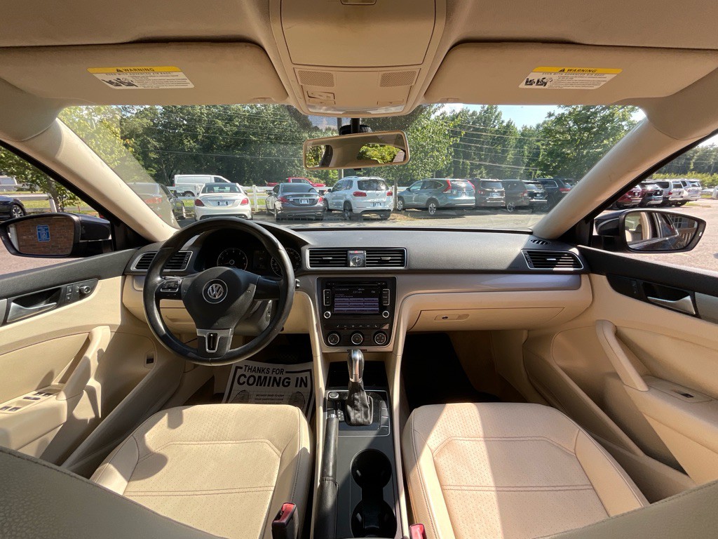 2015 Volkswagen Passat Image 20