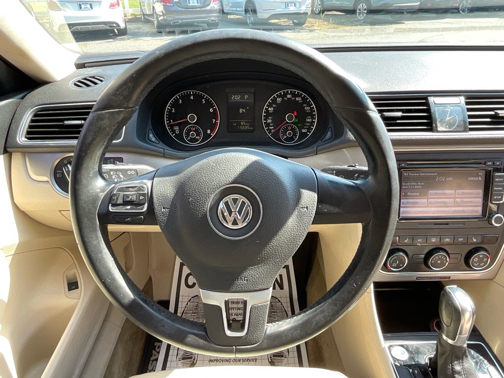 2015 Volkswagen Passat Image 23