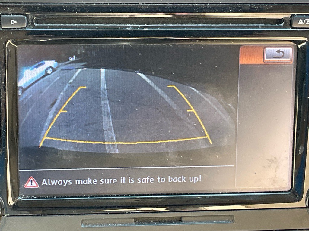2015 Volkswagen Passat Image 24