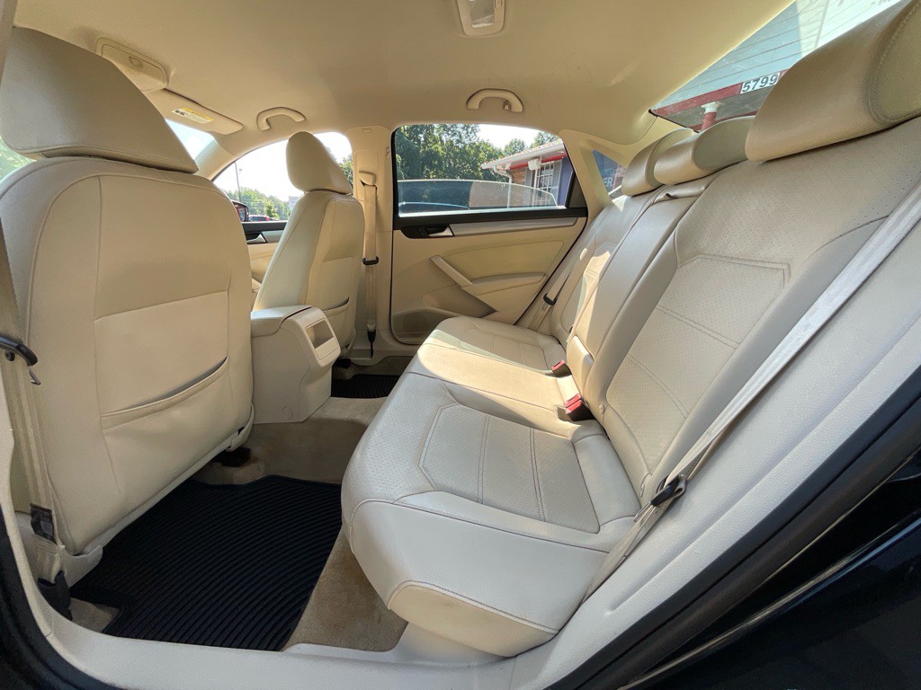 2015 Volkswagen Passat Image 27