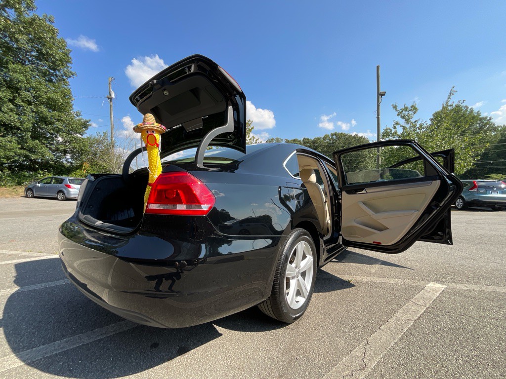 2015 Volkswagen Passat Image 34