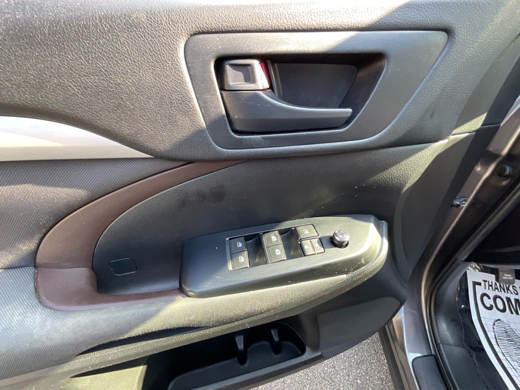 2019 Toyota Highlander Image 38