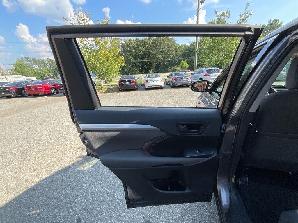 2019 Toyota Highlander Image 40