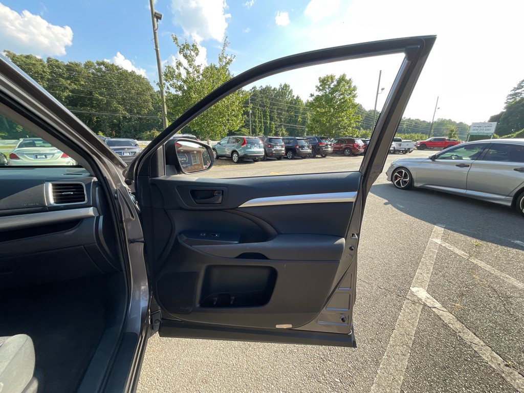 2019 Toyota Highlander Image 41